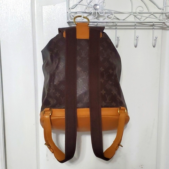 LOUIS VUITTON MONTSOURIS MONOGRAM XL BACKPACK - Picture 3 of 12